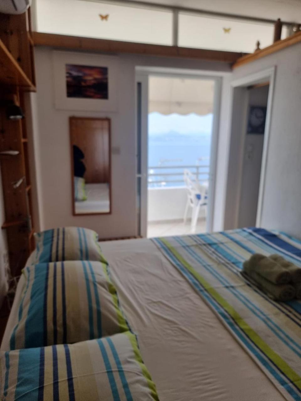 Atlas Apartment With Private Beach And Seaview Blue Loutráki Exterior foto