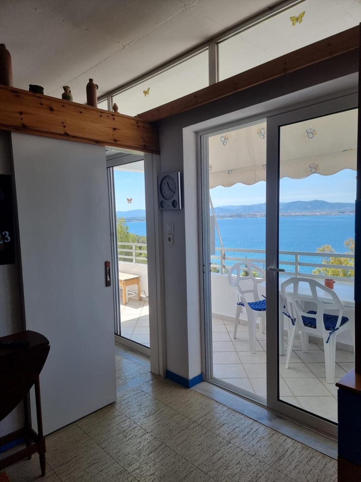 Atlas Apartment With Private Beach And Seaview Blue Loutráki Exterior foto
