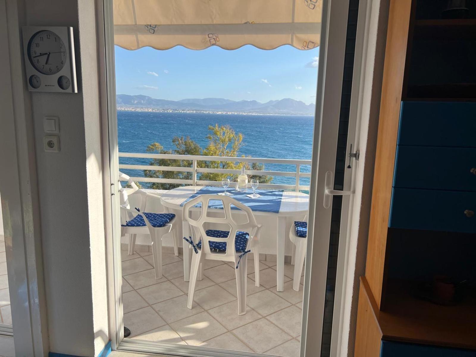 Atlas Apartment With Private Beach And Seaview Blue Loutráki Exterior foto