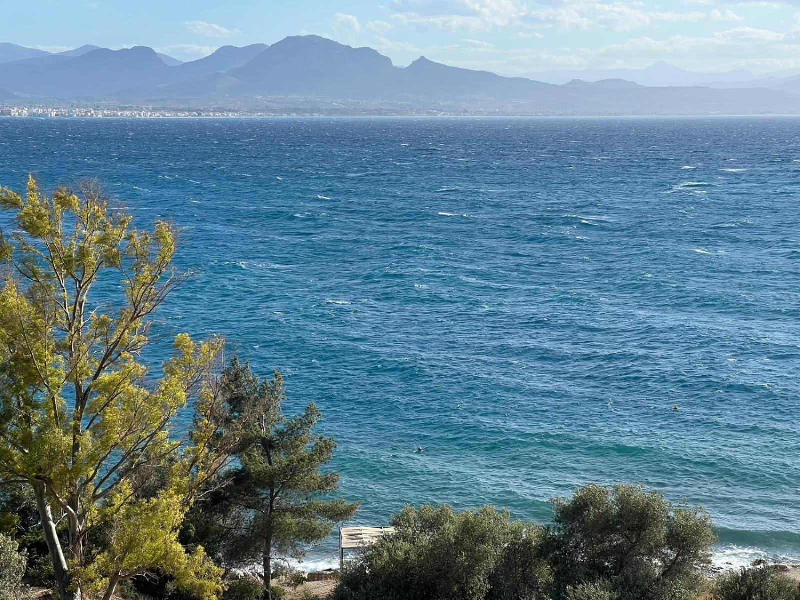 Atlas Apartment With Private Beach And Seaview Blue Loutráki Exterior foto